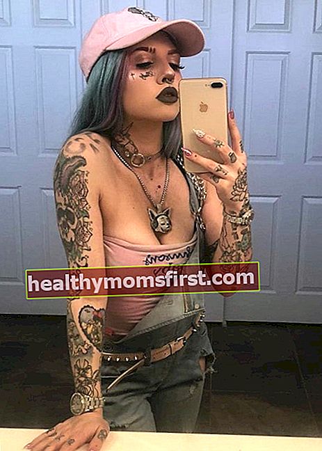 Baby Goth dalam selfie seperti yang terlihat pada Agustus 2019