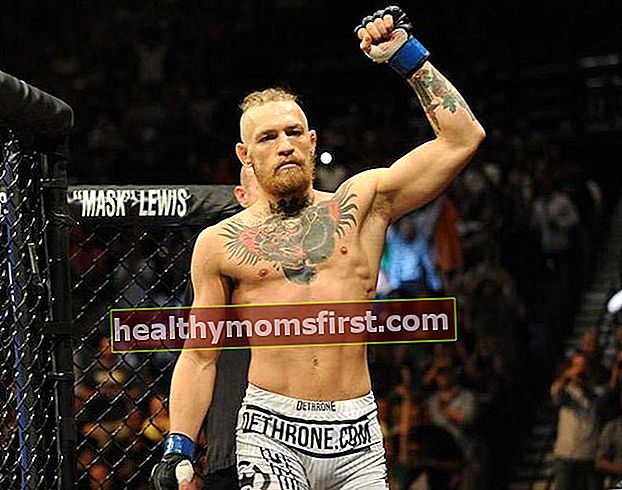 Conor McGregor di MMA UFC 178 bertarung dengan Dustin Poirier