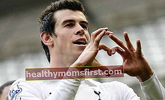 Selebrasi hati Gareth Bale setelah mencetak gol.