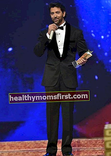 Star Parivaar Awards2011でのHrithikRoshan