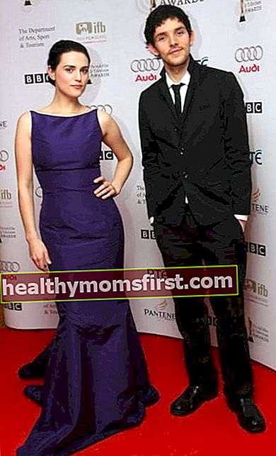 ケイティ・マクグラスとボーイフレンドのコリン・モーガンが英国の授賞式で