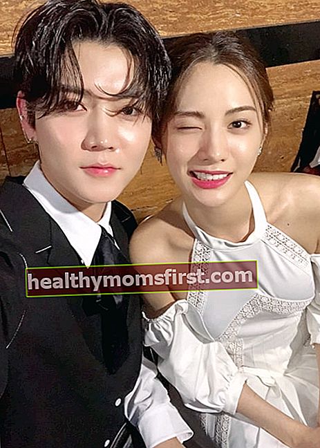 Nana (Im Jin-ah) seperti yang dilihat dalam selfie yang diambil bersama penyanyi Ren pada Mei 2018