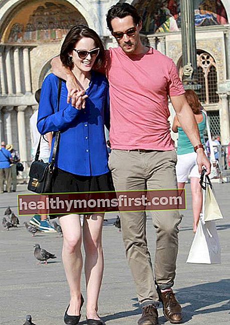 Michelle Dockery dan John Dineen saat bertamasya di Venesia pada Agustus 2013