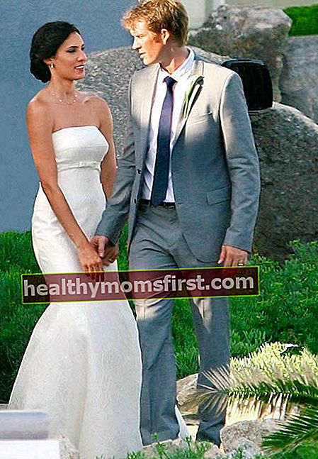 2014年7月の結婚式中のダニエラルーアとデビッドオルセン