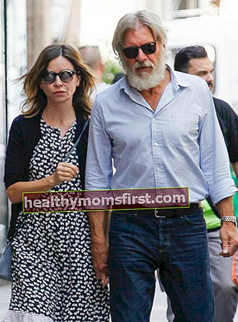 Calista Flockhart dan suami Harrison Ford bercuti di Barcelona, ​​Sepanyol pada bulan Julai 2016