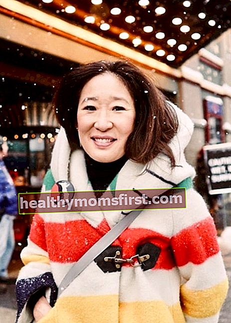 Sandra Oh menikmati hujan salju di Sundance Film Festival pada Januari 2018