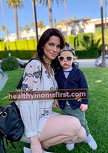 Courtney Henggeler seperti yang terlihat pada gambar bersama putranya di Hotel Beverly Hills di Beverly Hills, California pada Januari 2019