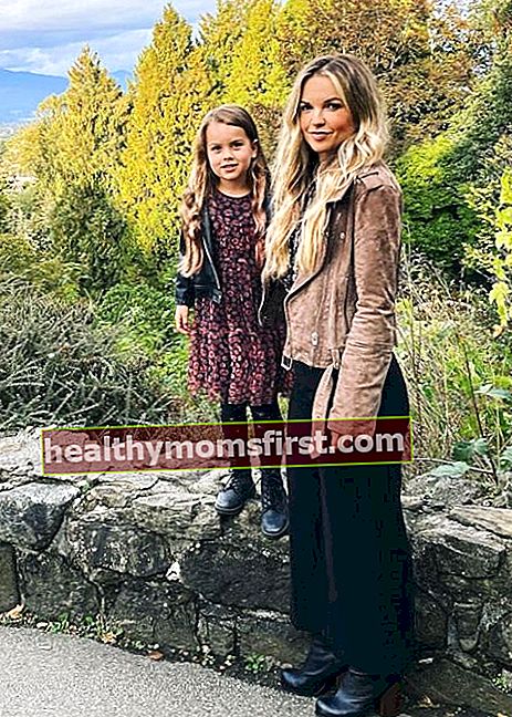 Briana Buckmaster seperti yang terlihat dalam foto yang diambil bersama putrinya di Vancouver, British Columbia pada Oktober 2020