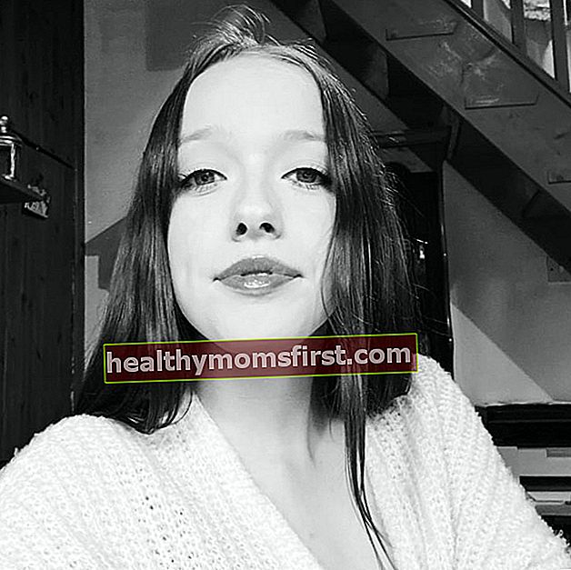 Amybeth McNulty seperti yang terlihat dalam selfie hitam-putih pada November 2019