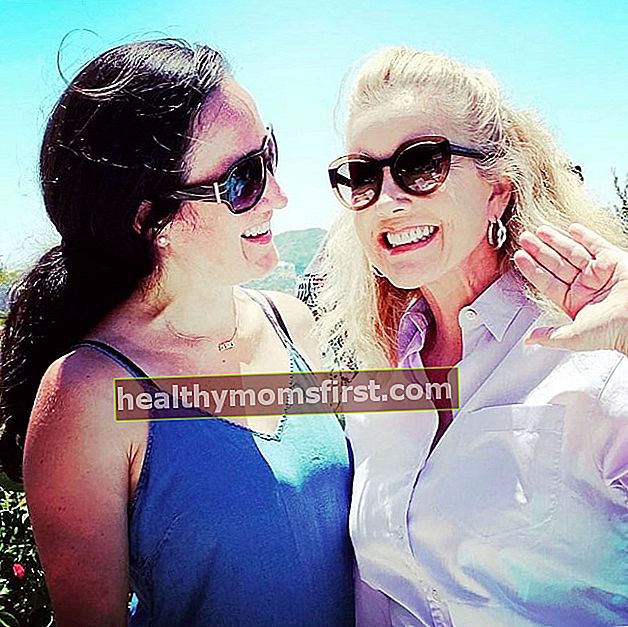 Melody Thomas Scott (Kanan) dan putrinya Alexandra Danielle Yeaggy di Beverly Hills, California pada Juli 2020