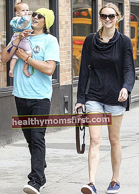 Gemma Ward dan David Letts dengan putrinya Naia