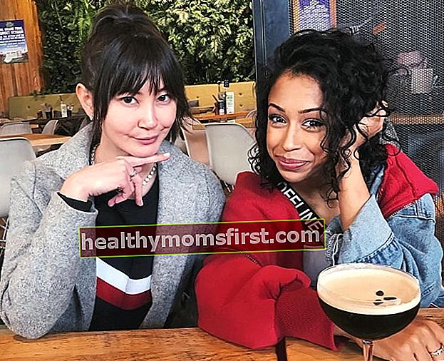 Kimiko Glenn (Kiri) bersama Liza Koshy pada Ogos 2018