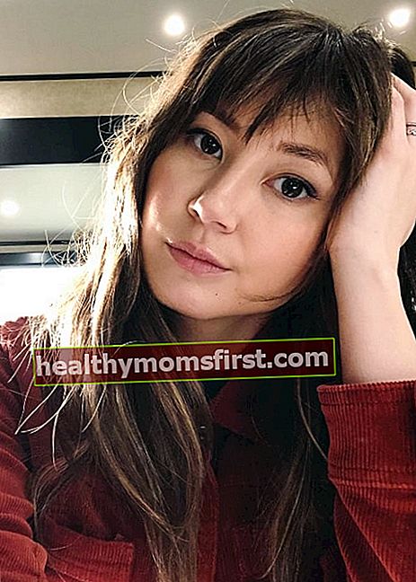 Kimiko Glenn ในรูปเซลฟี่ในเดือนพฤศจิกายน 2018