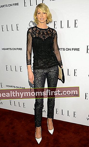 Jenna Elfman selama 2014 Elle's Women in Television Celebration