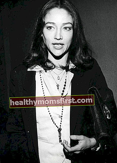 Olivia Hussey yaklaşık 1974