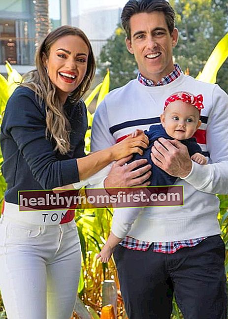 Emily Skye bersama keluarganya seperti yang terlihat pada Agustus 2018