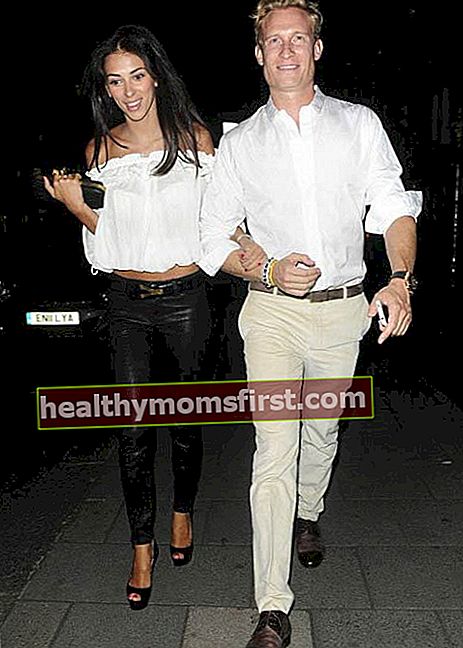 Georgia Salpa dan Joe Penna meninggalkan restoran di Marbella pada bulan Agustus 2012