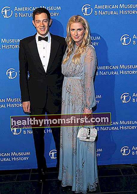 Nicky Hilton bersama suaminya James Rothschild di American Museum of Natural History Dance pada April 2015