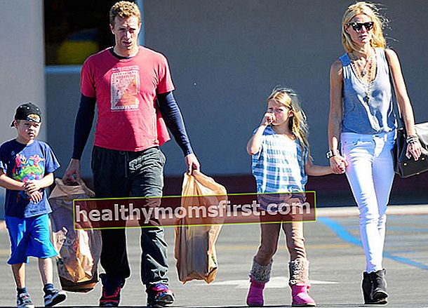 Chris Martin dan Gwyneth Paltrow bersama anak-anak Apple dan Moses.