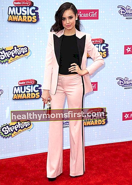 Sofia Carson di 2015 Radio Disney Music Awards
