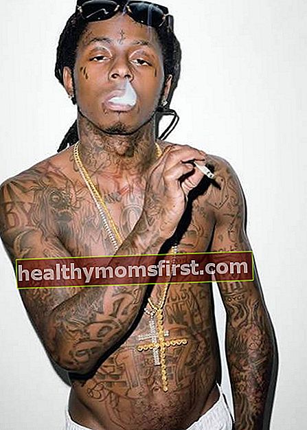 Lil Wayne Merokok