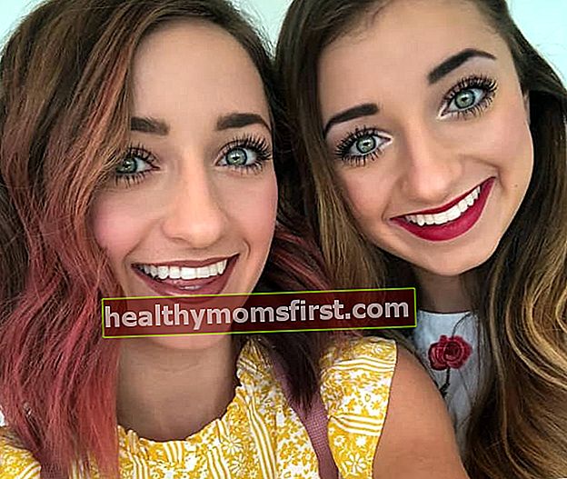 Bailey McKnight (Kiri) dan Brooklyn McKnight dalam selfie pada Mei 2018