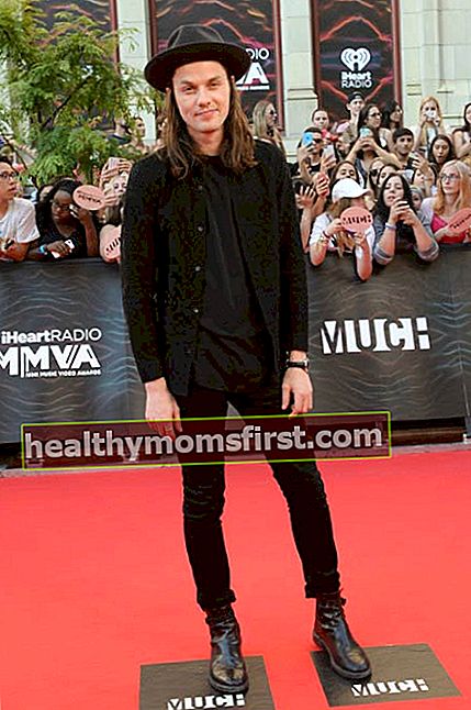 James Bay ในงาน iHeartRADIO MuchMusic Video Awards ในเดือนมิถุนายน 2559 ที่โตรอนโต