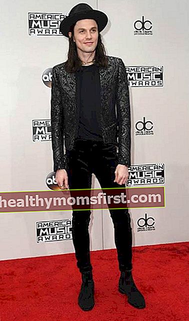 James Bay di American Music Awards pada November 2016 di Los Angeles