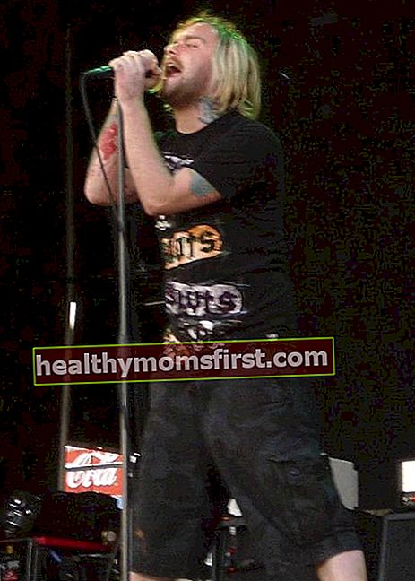 Bert McCracken, Haziran 2007'deki bir performans sırasında