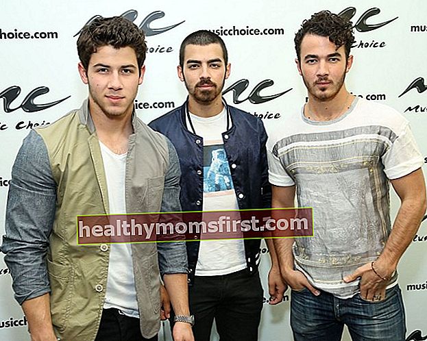 Jonas Brothers (tidak berfungsi) - Nick, Joe, dan Kevin Jonas
