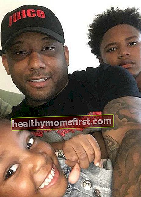 Maino dalam selfie bersama putri dan putranya pada Agustus 2016