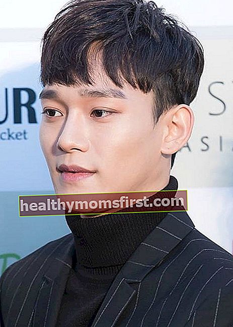 Кім Чен Да на червоній доріжці премії Gaon Chart K-pop Awards у лютому 2016 року