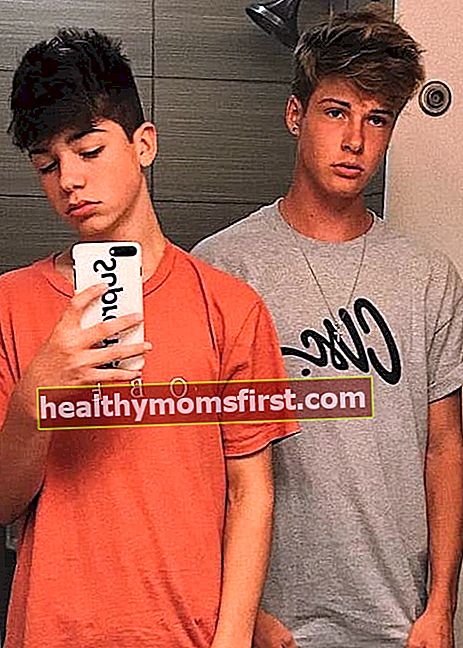 Joey Birlem (Kiri) dan Blake Grey dalam selfie pada Agustus 2017