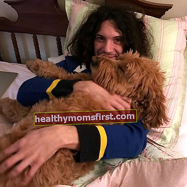 Dan Avidan กับสุนัขของเขาเมื่อเดือนธันวาคม 2018
