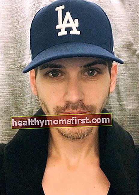 Mikey Way dalam selfie Instagram seperti yang terlihat pada Mei 2019