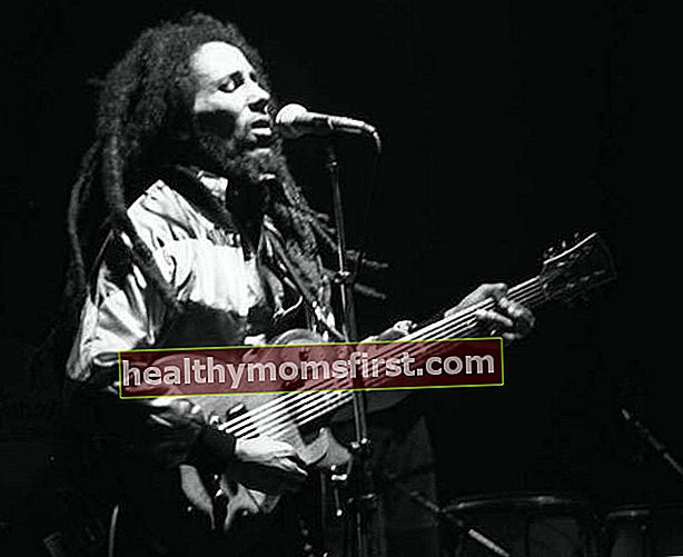 Bob Marley, Mayıs 1980'de İsviçre'nin Zürih şehrinde canlı konser veriyor.