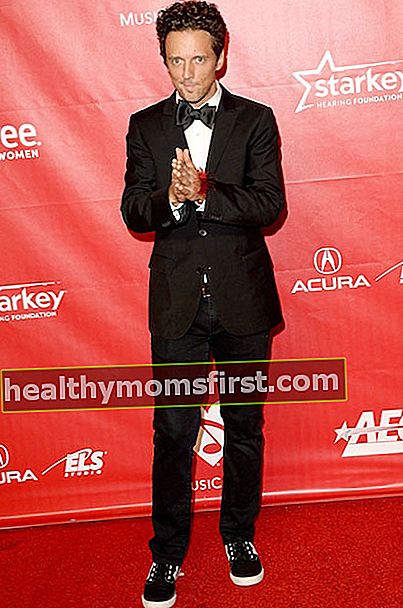 Jason Mraz menghadiri The MusiCares Person Of The Year Gala pada 24 Januari 2014