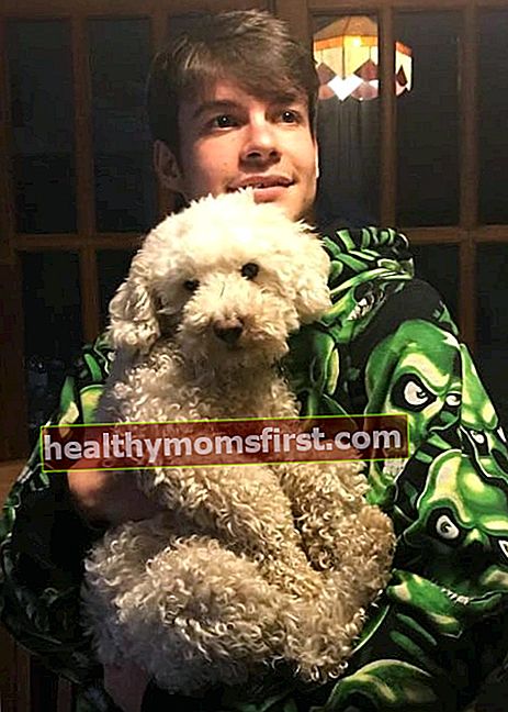 2018年5月に見られるように彼の犬とレックスオレンジカウンティ