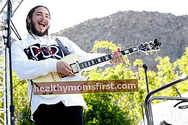 Post Malone, Nisan 2016'da Coachella Republic Records Jaegermeister Partisi'nde performans sergiliyor