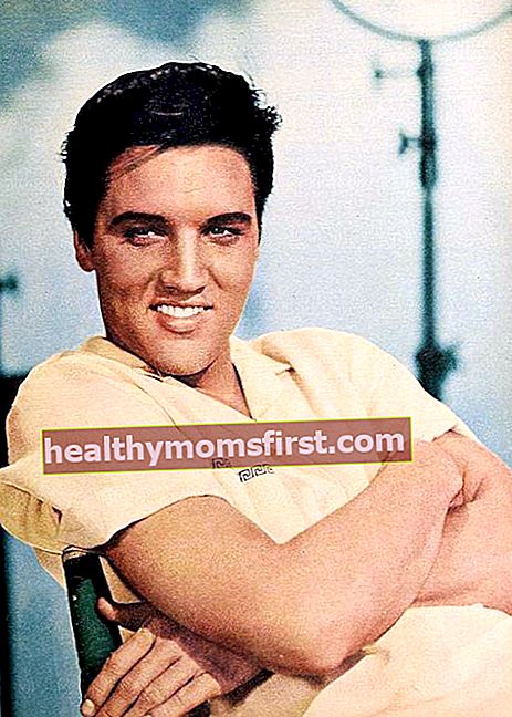 Elvis Presley pada saat dia hendak masuk militer pada tahun 1958