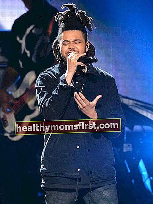 The Weeknd membuat persembahan di American Music Awards 2014