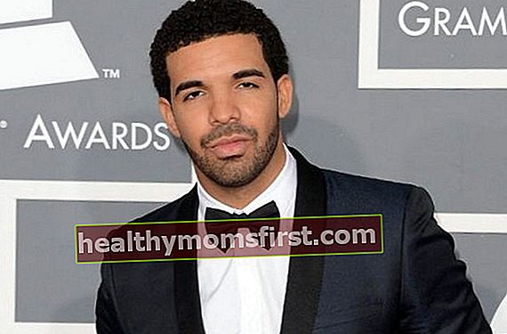 Drake selama Grammy pada 2013