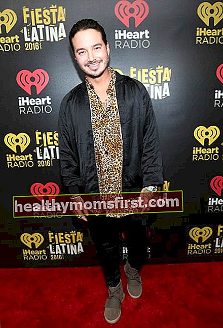 J Balvin di iHeartRadio Fiesta Latina pada November 2016