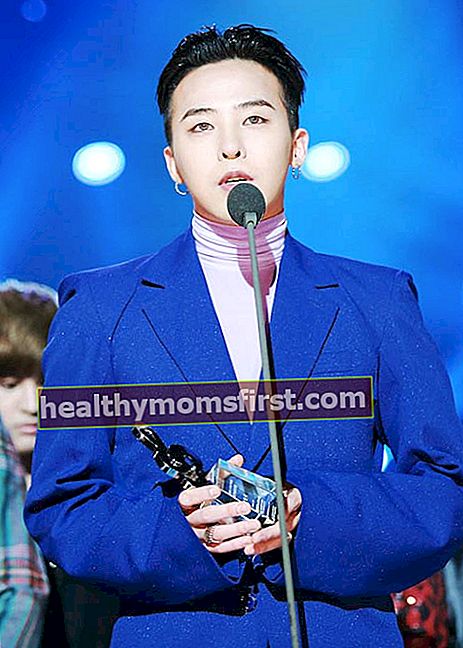 G-Dragon selama Gaon Chart Music Awards 2016
