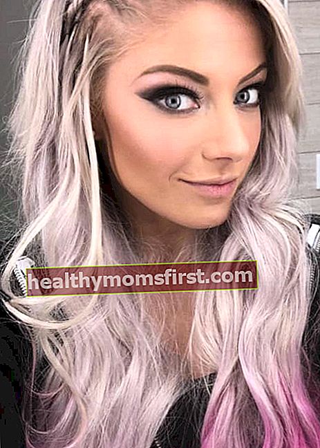 Alexa Bliss dalam selfie Instagram pada bulan Mac 2018