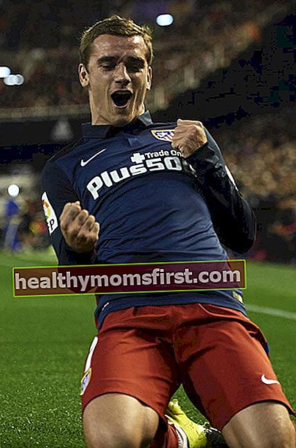Antoine Griezmann menunjukkan kegembiraan setelah dia menjaringkan gol dalam perlawanan La Liga menentang Valencia CF pada 6 Mac 2016 di Valencia, Sepanyol
