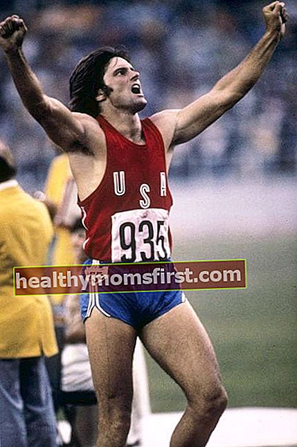 Caitlyn Jenner sebagai Bruce merayakan kemenangan medali emasnya di Olimpiade di Montreal 1976