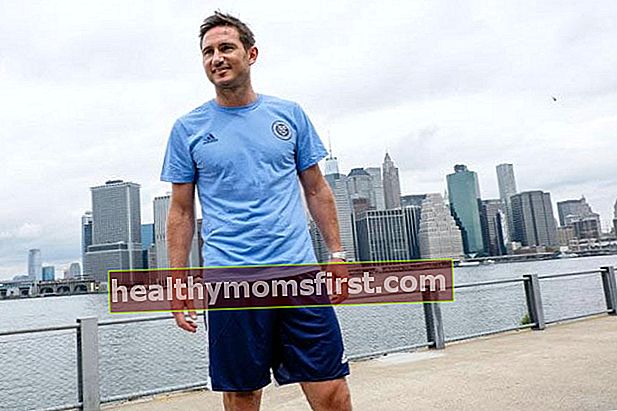 Frank Lampard berpose untuk kamera pada pembukaannya di klub MLS New York City FC