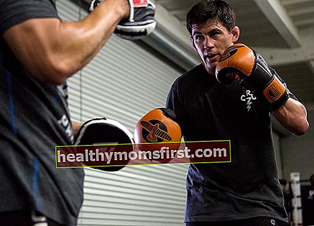 2018 년 6 월 Alliance MMA Gym에서 복싱 세션 중에 본 Dominick Cruz