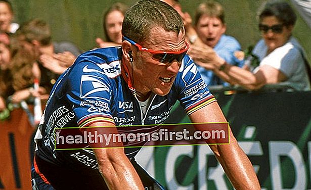Lance Armstrong dalam perlombaan balap sepeda pada tahun 2002